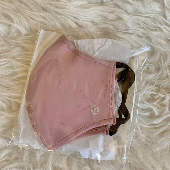 Lululemon Double Strap Face Mask Vintage mauve - Picture 3 of 7